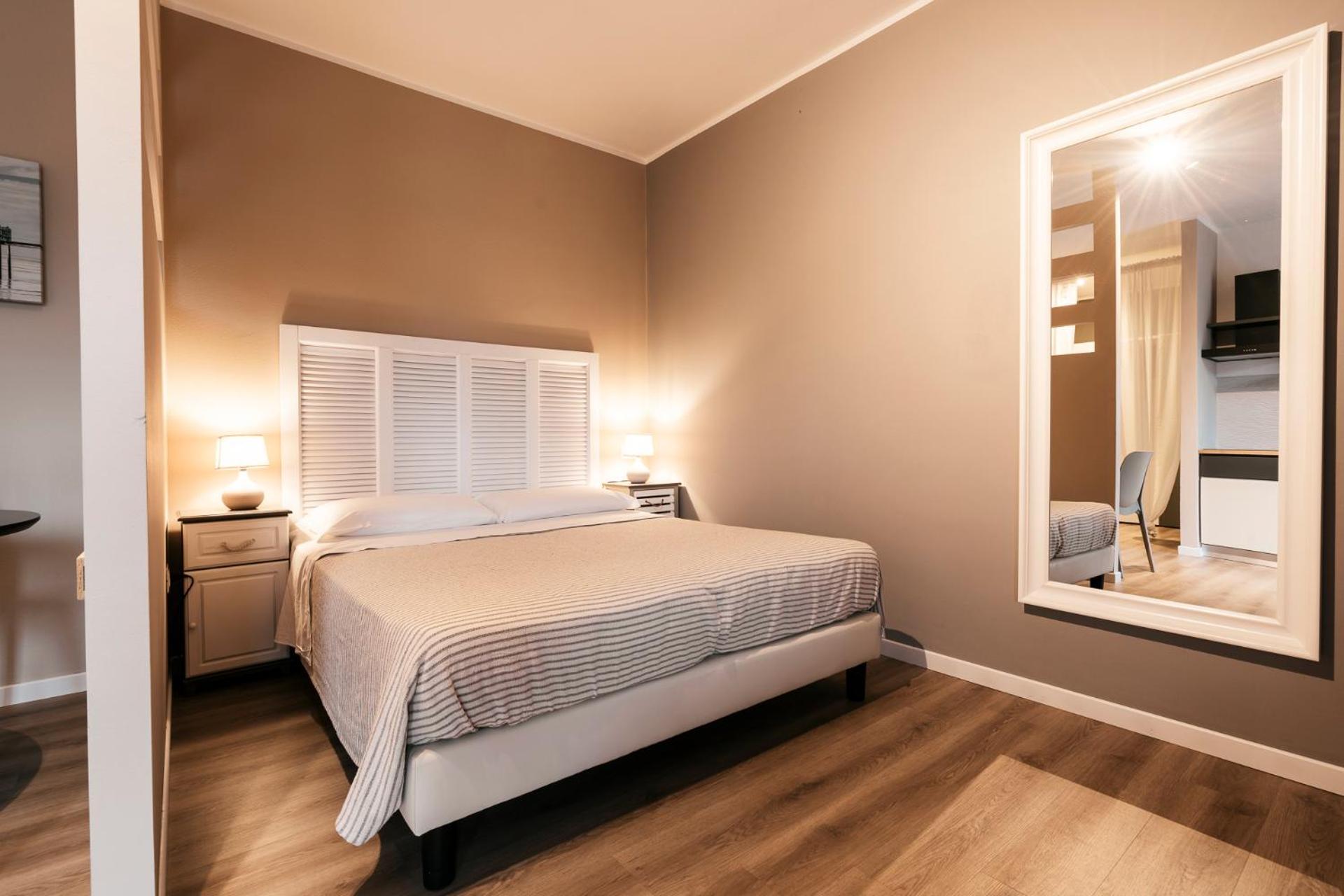 Mistral Apartments Пунтоне-ди-Скарлино Экстерьер фото